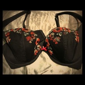 😍 Sexy Cacique plunge bra 40DD😍